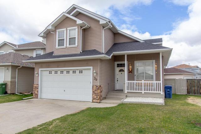 32 Willowbrook Bay Nw, House detached with 3 bedrooms, 2 bathrooms and 4 parking in Airdrie AB | Image 3