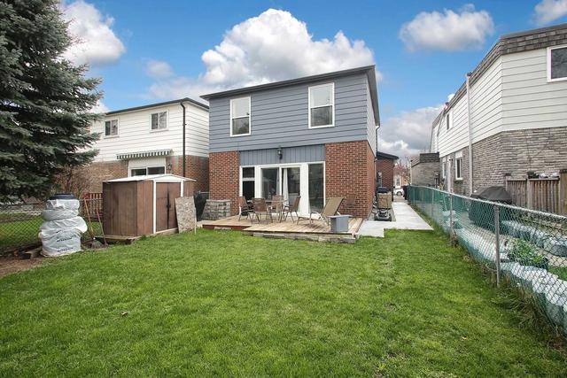 121 Hildenboro Sq, House detached with 3 bedrooms, 3 bathrooms and 3 parking in Toronto ON | Image 14