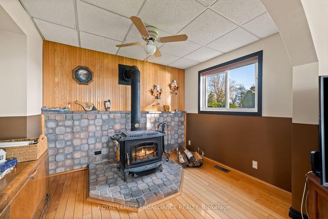 45 Peats Point Rd, House detached with 2 bedrooms, 2 bathrooms and 12 parking in Prince Edward County ON | Image 10