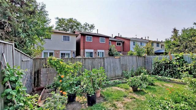 123 Granada Cres, House detached with 3 bedrooms, 4 bathrooms and 5 parking in Toronto ON | Image 32