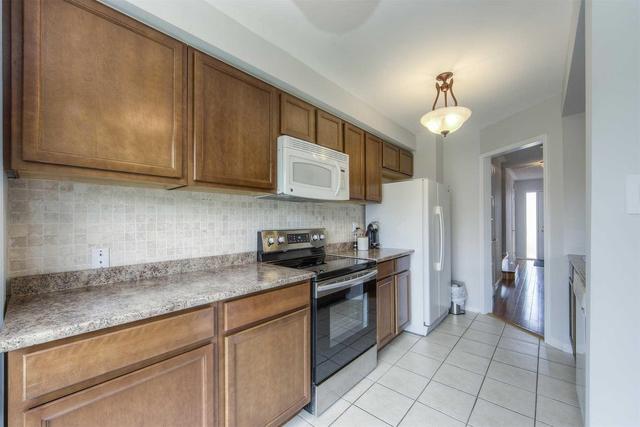 81 - 2350 Grand Ravine Dr, Townhouse with 3 bedrooms, 2 bathrooms and 1 parking in Oakville ON | Image 6