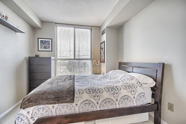 537 - 22 Southport St, Condo with 2 bedrooms, 2 bathrooms and 1 parking in Toronto ON | Image 15