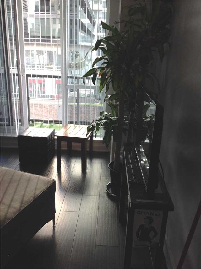 501 - 170 Sumach St, Condo with 1 bedrooms, 1 bathrooms and 1 parking in Toronto ON | Image 6