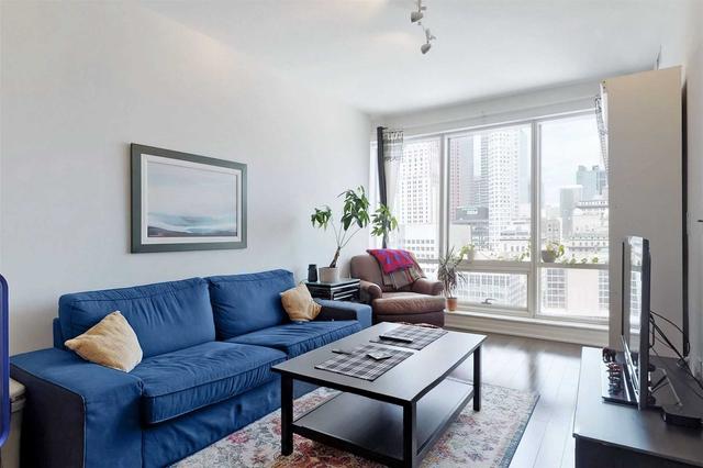 2007 - 8 The Esplanade Ave, Condo with 1 bedrooms, 1 bathrooms and 0 parking in Toronto ON | Image 1