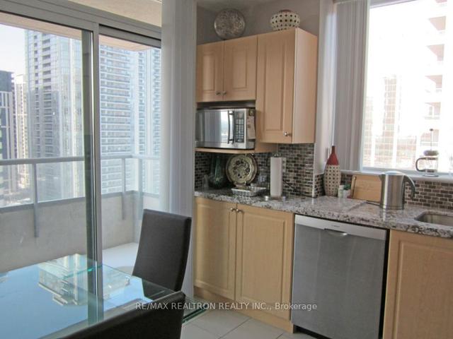 1802 - 18 Spring Garden Ave, Condo with 2 bedrooms, 2 bathrooms and 1 parking in Toronto ON | Image 6