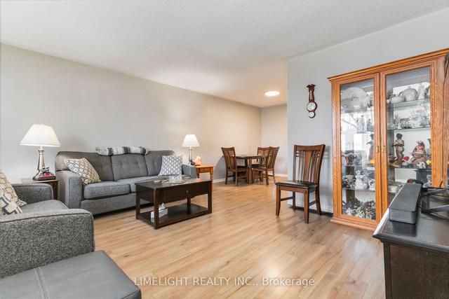 12 Mohegan Cres, House semidetached with 3 bedrooms, 1 bathrooms and 4 parking in London ON | Image 36