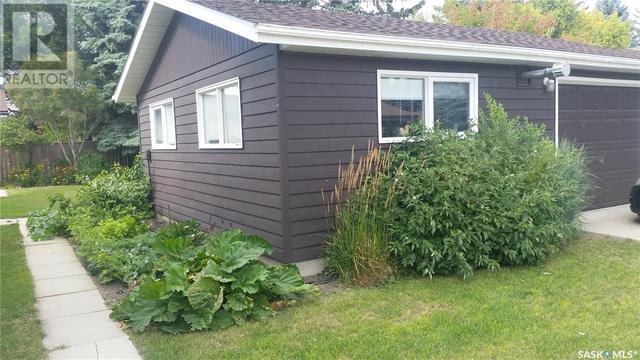 801 Robison Street, House detached with 4 bedrooms, 2 bathrooms and null parking in Indian Head SK | Image 48