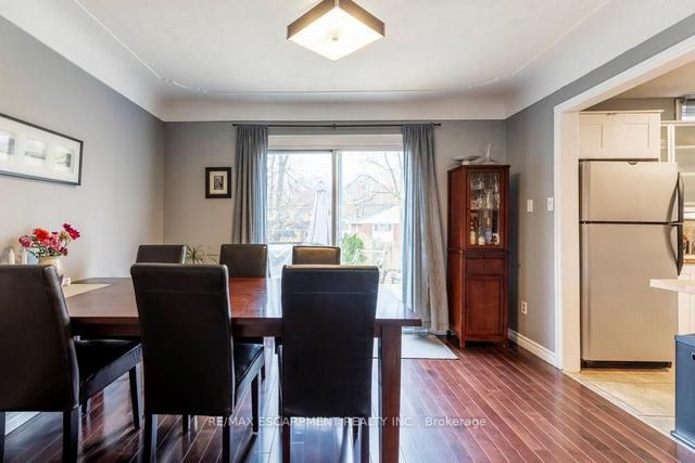 79 West 32nd St, House detached with 3 bedrooms, 1 bathrooms and 4 parking in Hamilton ON | Image 2