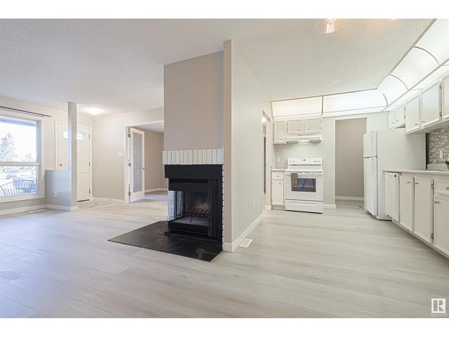 17227 92 Av Nw, House attached with 2 bedrooms, 1 bathrooms and 1 parking in Edmonton AB | Image 10