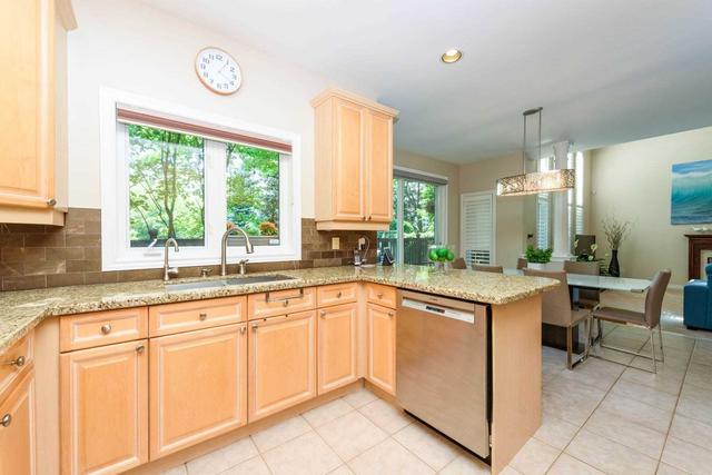 2176 North Ridge Tr, House detached with 4 bedrooms, 4 bathrooms and 4 parking in Oakville ON | Image 4