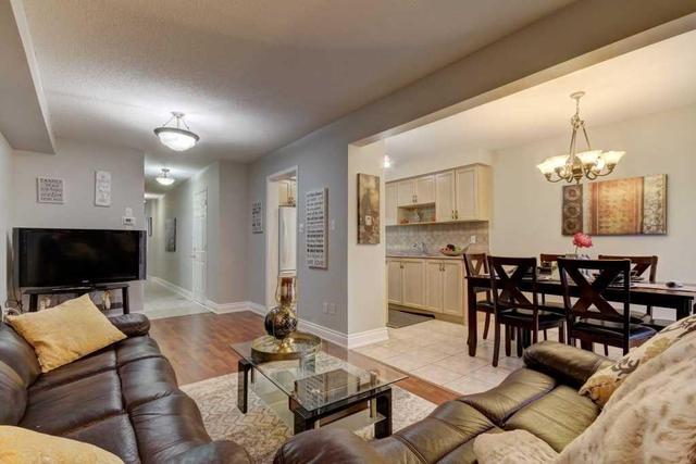 38 Domenico Cres, House detached with 3 bedrooms, 3 bathrooms and 2 parking in Brampton ON | Image 4