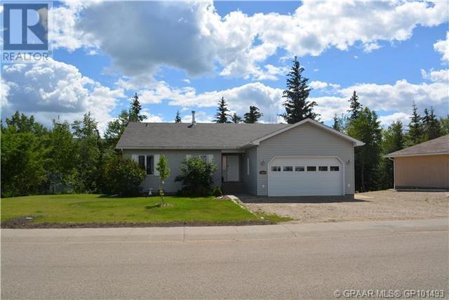 13605 92 Street, House detached with 4 bedrooms, 3 bathrooms and 2 parking in Peace River AB | Image 2