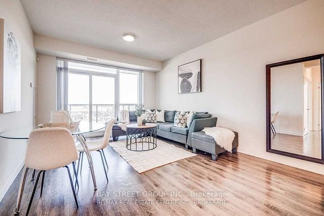 502 - 2093 Fairview St, Condo with 2 bedrooms, 2 bathrooms and 1 parking in Burlington ON | Image 2