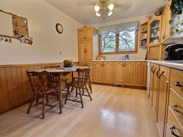 209 Old Colony Rd, House detached with 4 bedrooms, 1 bathrooms and 2 parking in Ottawa ON | Image 6