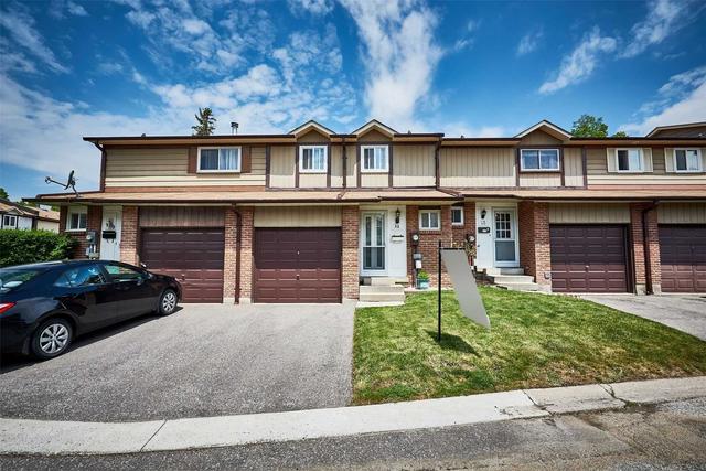11 Parker Cres, Townhouse with 3 bedrooms, 2 bathrooms and 2 parking in Ajax ON | Image 1