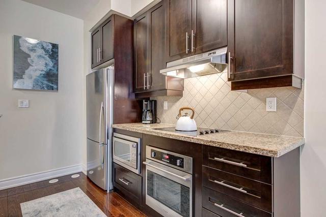 7 - 10 Hargrave Lane, Townhouse with 3 bedrooms, 3 bathrooms and 1 parking in Toronto ON | Image 4