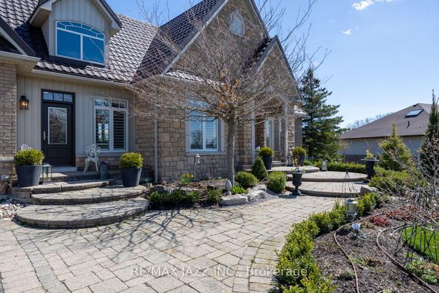 23 Venton Crt, House detached with 2 bedrooms, 3 bathrooms and 10 parking in Clarington ON | Image 36