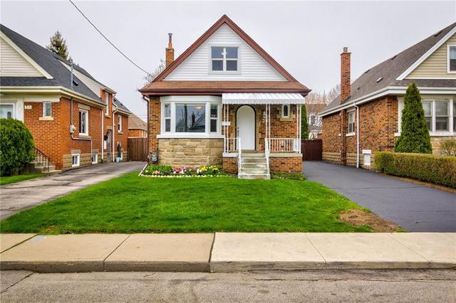 39 Garside Avenue S, House detached with 4 bedrooms, 2 bathrooms and 3 parking in Hamilton ON | Image 2