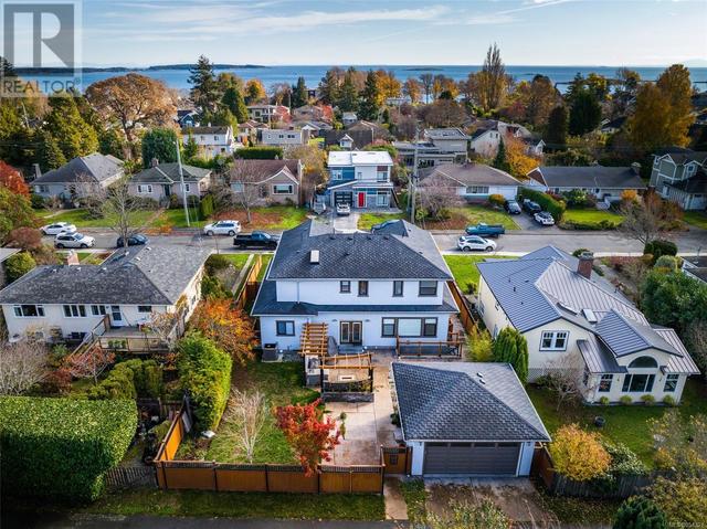 2328 Dunlevy St, House detached with 7 bedrooms, 7 bathrooms and 6 parking in Oak Bay BC | Image 6