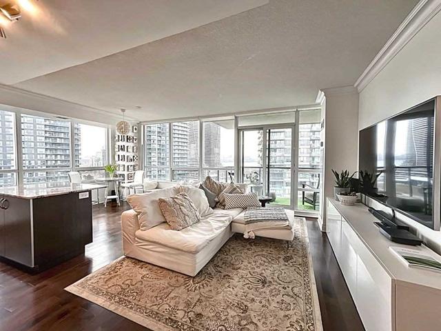 1606 - 15 Legion Rd, Condo with 2 bedrooms, 2 bathrooms and 1 parking in Toronto ON | Image 2