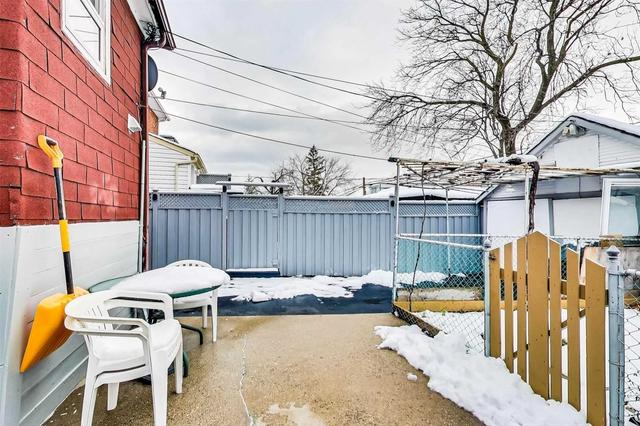 142 Winnett Ave, House detached with 3 bedrooms, 2 bathrooms and 2 parking in Toronto ON | Image 26