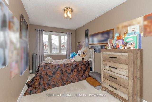 53 Christephen Cres, House attached with 3 bedrooms, 3 bathrooms and 2 parking in Richmond Hill ON | Image 28