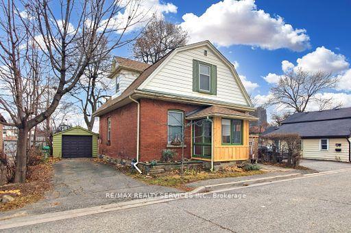 3 William St, House detached with 4 bedrooms, 3 bathrooms and 5 parking in Brampton ON | Image 3