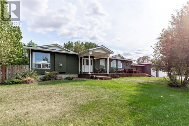 11519 Range Road 61, House detached with 5 bedrooms, 3 bathrooms and 12 parking in Cypress County AB | Card Image