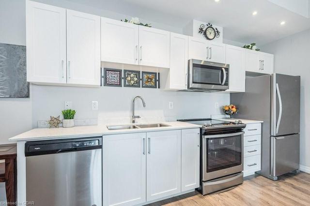 321 - 35 Kingsbury Square, House attached with 2 bedrooms, 2 bathrooms and 1 parking in Guelph ON | Image 6
