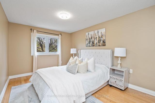 12 Oakmount Cres, House detached with 4 bedrooms, 3 bathrooms and 4 parking in Vaughan ON | Image 19