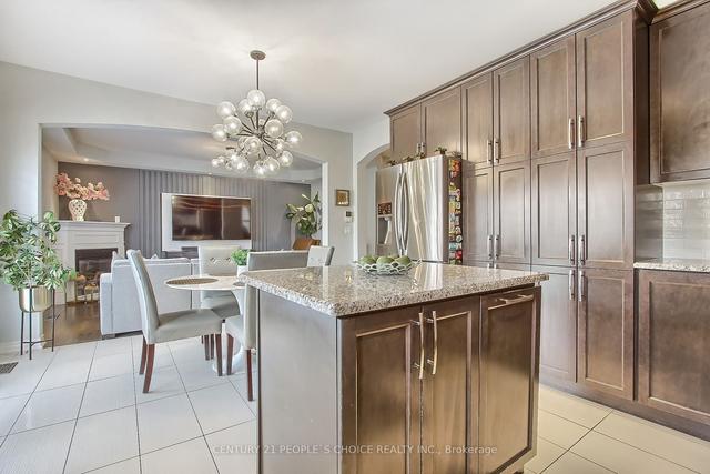 7 Sandino Cres, House detached with 4 bedrooms, 4 bathrooms and 4 parking in Brampton ON | Image 5