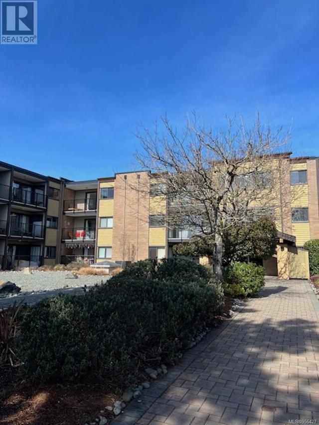101 - 1870 Mckenzie Ave, Condo with 1 bedrooms, 1 bathrooms and 1 parking in Saanich BC | Image 7