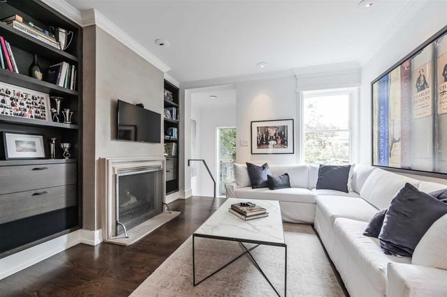 81 Woodlawn Ave E, House semidetached with 2 bedrooms, 3 bathrooms and 1 parking in Toronto ON | Image 5