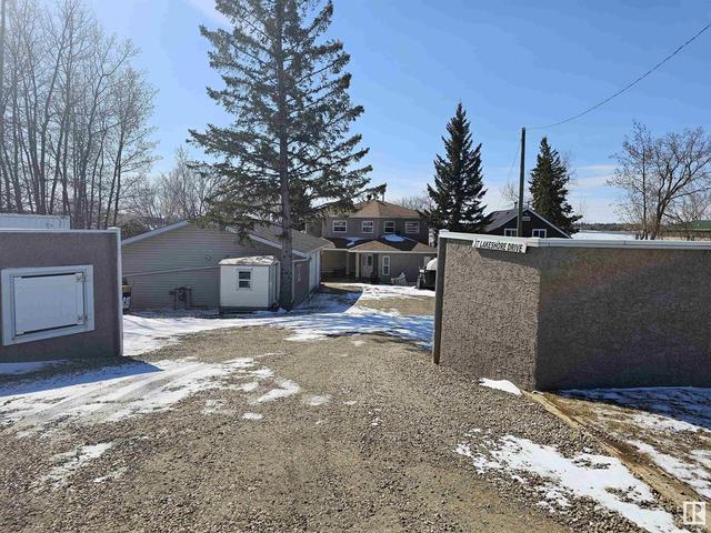 37 Lakeshore Dr, House detached with 2 bedrooms, 2 bathrooms and null parking in Sandy Beach AB | Image 2