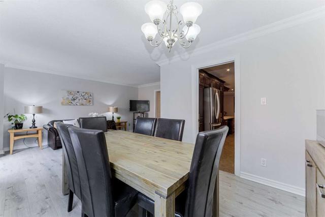 10 Scarbell Dr, House detached with 4 bedrooms, 4 bathrooms and 6 parking in Toronto ON | Image 3