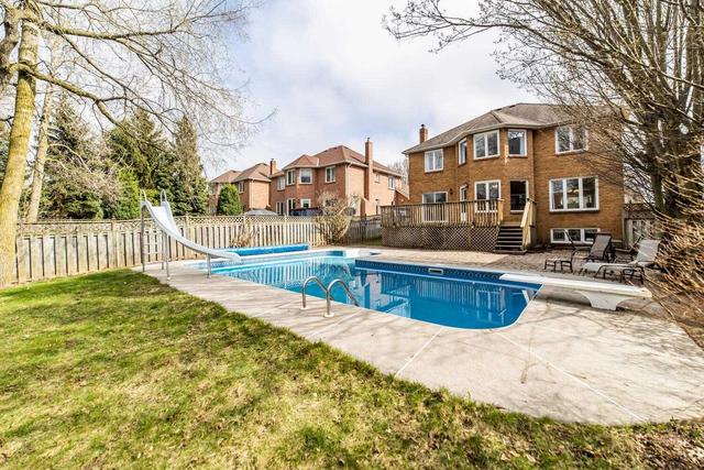 12 Mulholland Crt, House detached with 4 bedrooms, 3 bathrooms and 6 parking in Clarington ON | Image 8