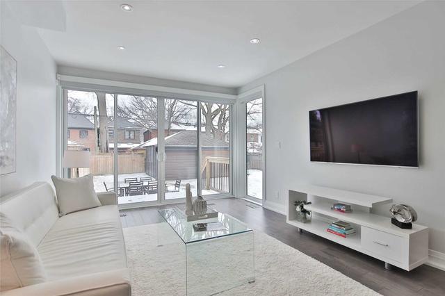 585 Windermere Ave, House detached with 4 bedrooms, 4 bathrooms and 2 parking in Toronto ON | Image 32