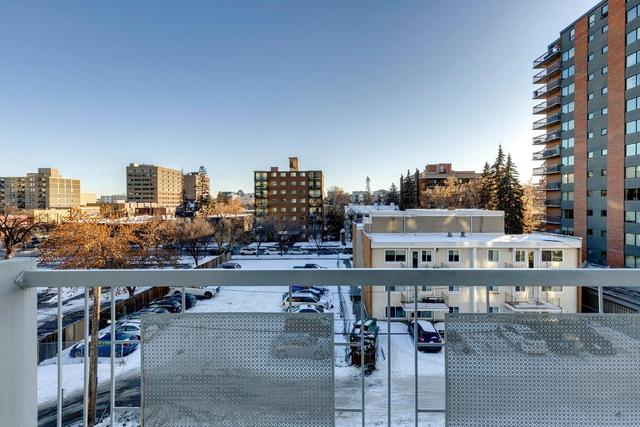 502 - 525 13 Avenue Sw, Condo with 2 bedrooms, 1 bathrooms and 1 parking in Calgary AB | Image 3