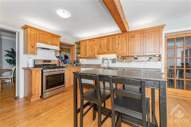 2300 Fox Crescent, House detached with 3 bedrooms, 2 bathrooms and 4 parking in Ottawa ON | Image 17
