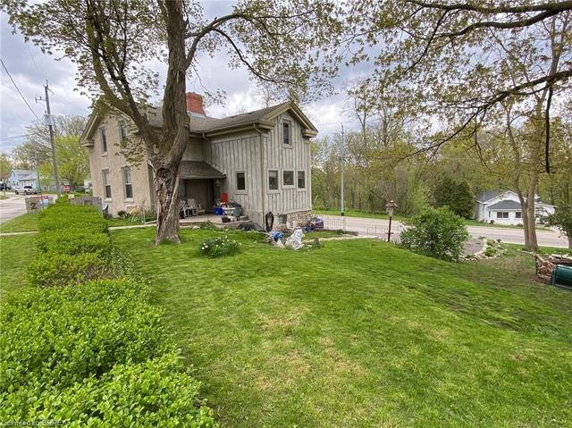 2 Arnold Street, House detached with 4 bedrooms, 3 bathrooms and null parking in Brant ON | Image 3