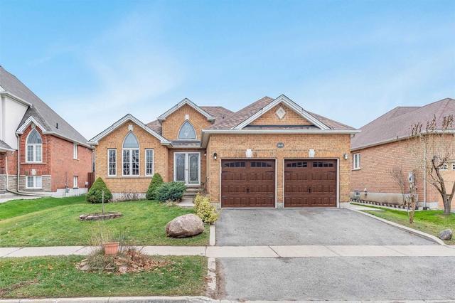 1041 Booth Ave, House detached with 2 bedrooms, 2 bathrooms and 4 parking in Innisfil ON | Card Image