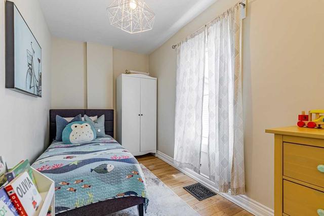 129 Maplewood Ave, House semidetached with 3 bedrooms, 2 bathrooms and 1 parking in Toronto ON | Image 11