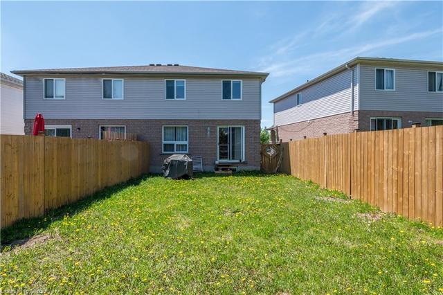 468- a Harbour View Crescent, House semidetached with 3 bedrooms, 2 bathrooms and 3 parking in Waterloo ON | Image 27