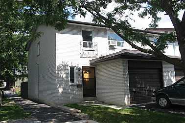 u-63 - 26 Bowman Way, Townhouse with 3 bedrooms, 2 bathrooms and 2 parking in Markham ON | Image 1