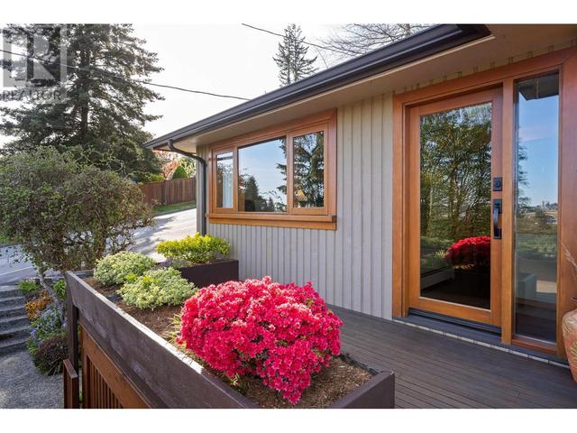 1206 Cloverley Street, House detached with 3 bedrooms, 2 bathrooms and 7 parking in North Vancouver BC | Image 3