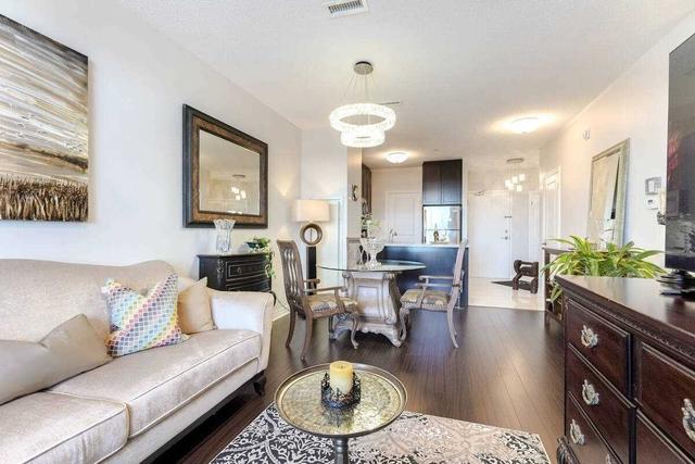 201 - 39 New Delhi Dr, Condo with 2 bedrooms, 2 bathrooms and 1 parking in Markham ON | Image 7