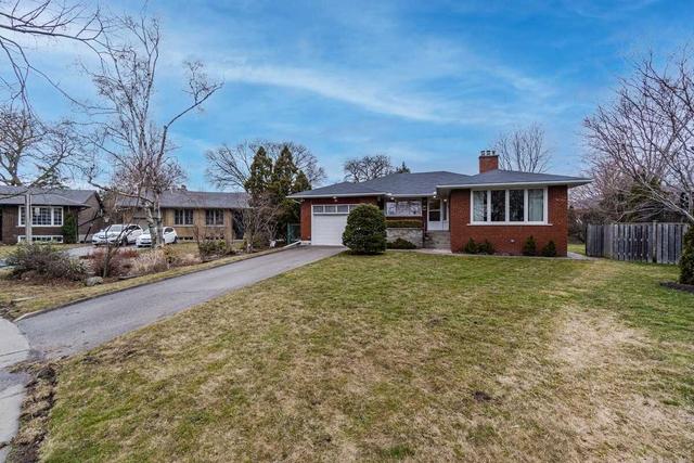 20 Brook Tree Cres, House detached with 3 bedrooms, 2 bathrooms and 3 parking in Toronto ON | Image 12