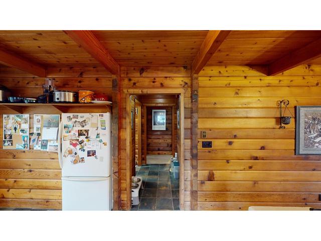 861 New Lake Road, House detached with 3 bedrooms, 3 bathrooms and null parking in East Kootenay C BC | Image 25