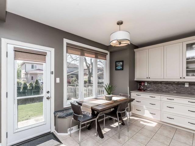 3448 Crompton Cres, House detached with 4 bedrooms, 4 bathrooms and 8 parking in Mississauga ON | Image 2