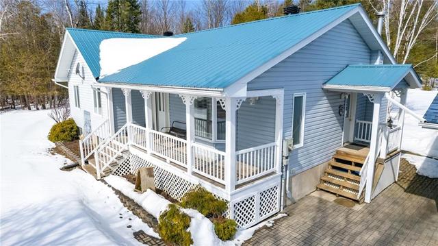 24 Crooked Rapids Road, House detached with 3 bedrooms, 2 bathrooms and 5 parking in North Algona Wilberforce ON | Image 5